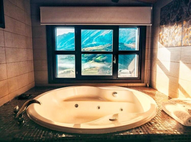 La Aldea Sonada Hotel Овиедо Екстериор снимка