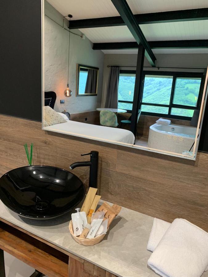 La Aldea Sonada Hotel Овиедо Екстериор снимка