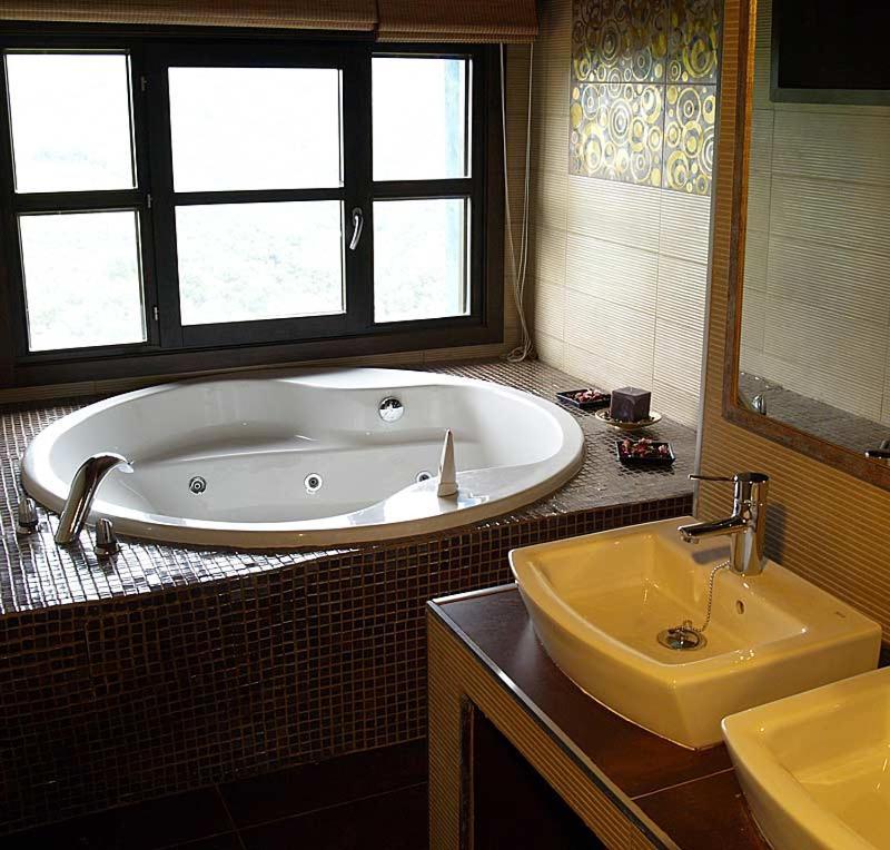 La Aldea Sonada Hotel Овиедо Екстериор снимка